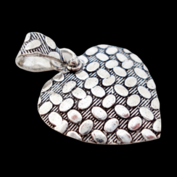 PATTERNED HEART PENDANT
